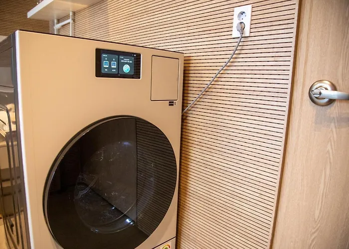 Hotel Comochez Myeongdong *